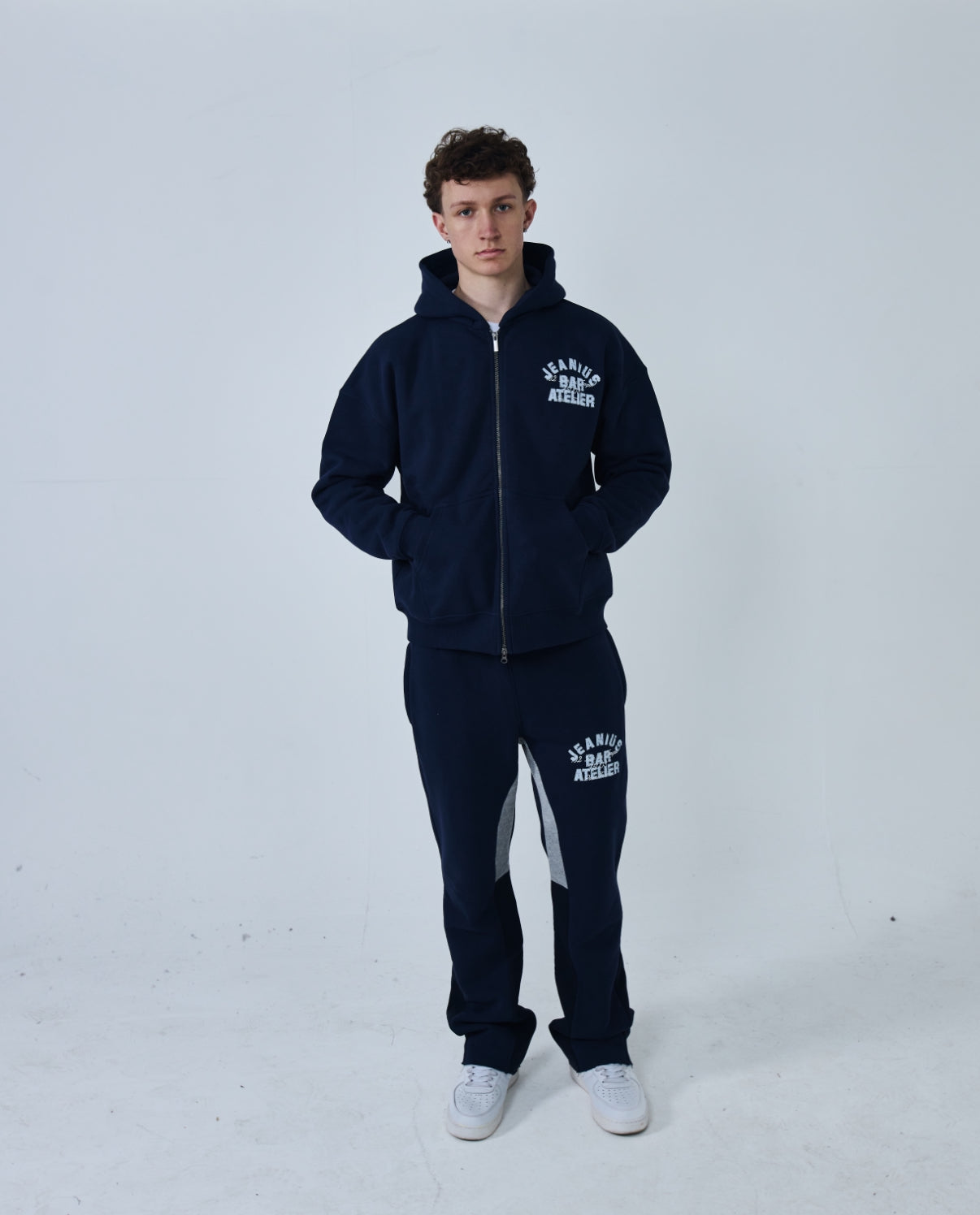 JEANIUS X MEET UP PARIS FLARE JOGGER NAVY