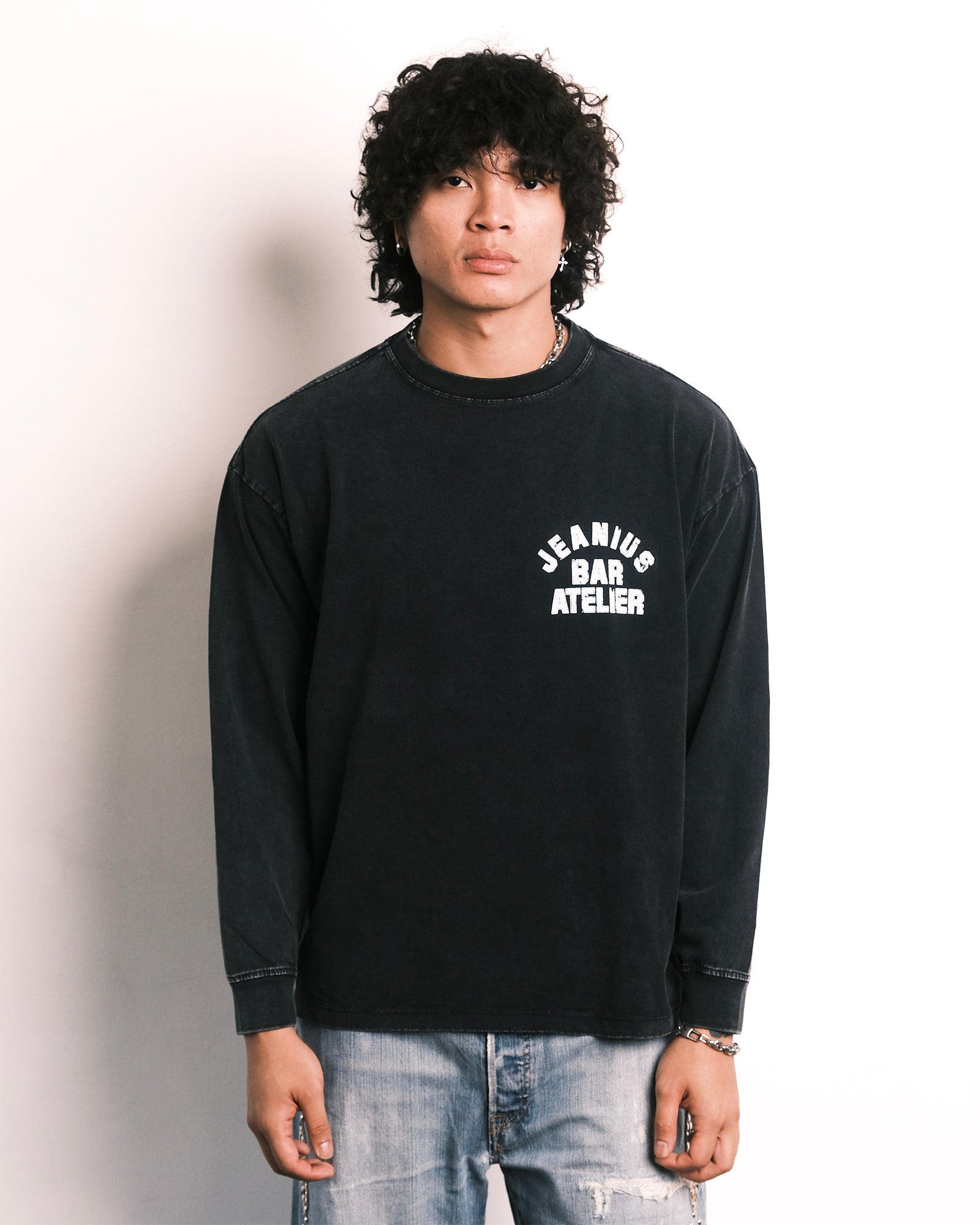 Vintage Varsity Black & White Longsleeve-thumbmail-2