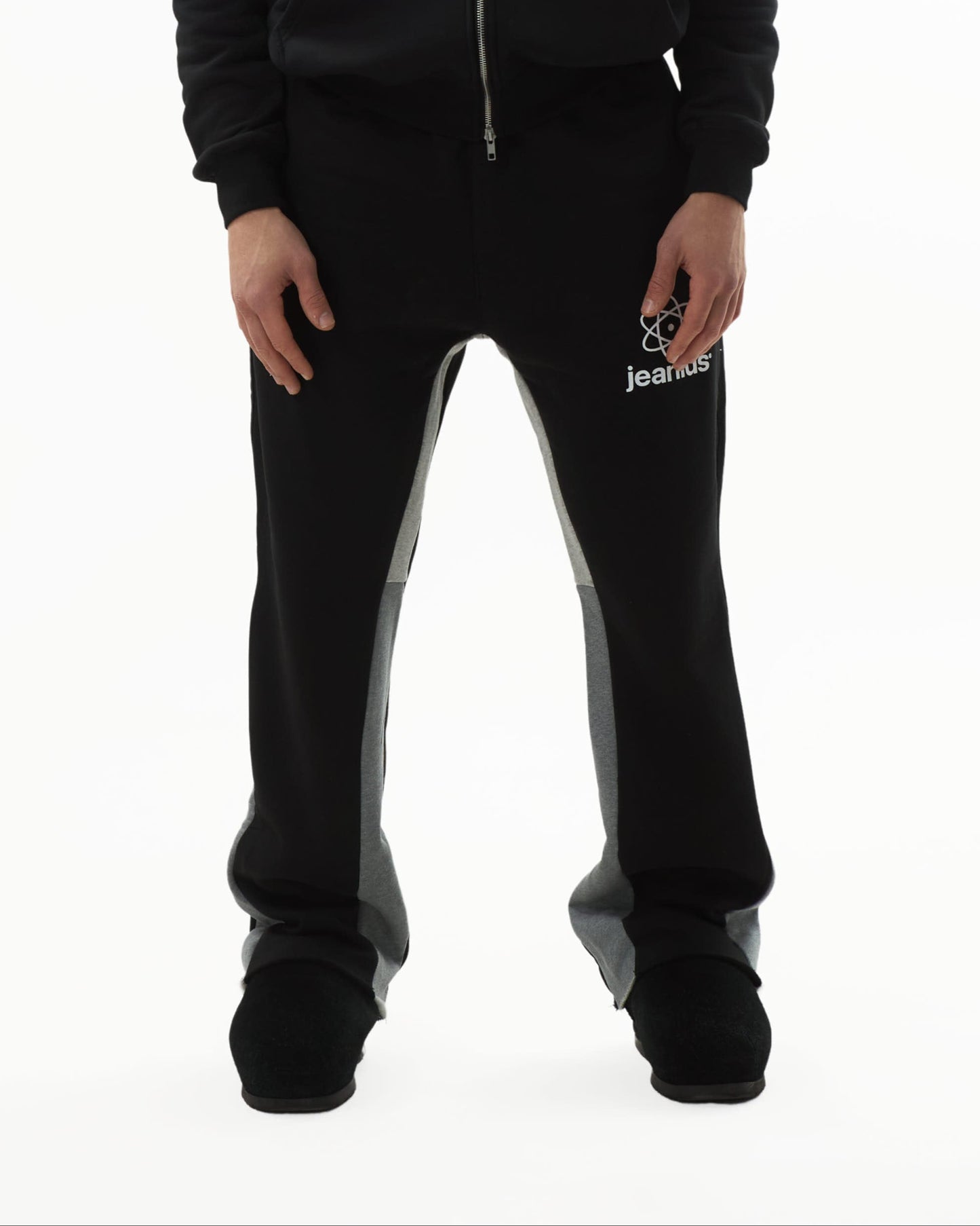 TEAM JEANIUS FLARE JOGGER BLACK